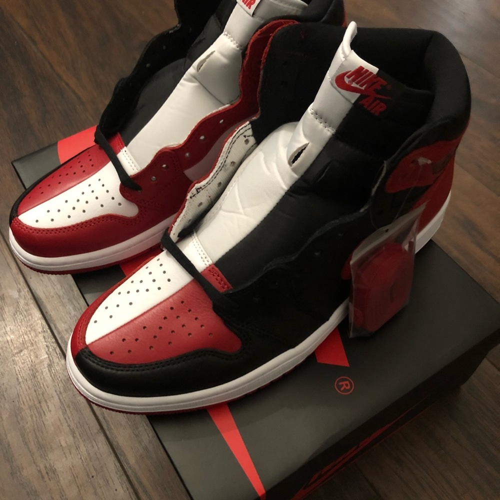 Jordan 1 homage to home ds size 10.5 - Picture 3 of 8
